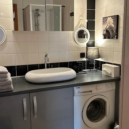 Apartment Avec Terrasse & Piscine Privee, - Fr-1-589-56